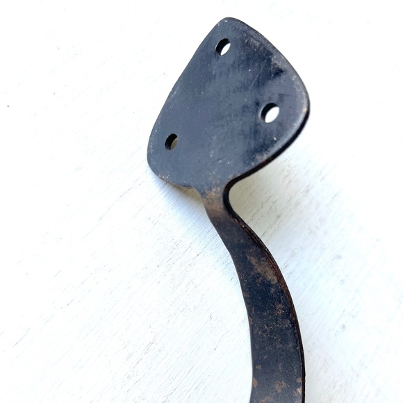 Vintage Wrought Iron Hand Forged Curved Spade Hammered Door Pull Handle Cabin - Picture 6 of 12